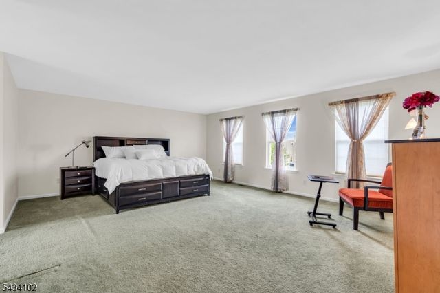 27 Music Mountain Blvd, West Amwell Twp., NJ 08530