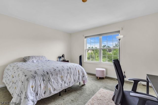 27 Music Mountain Blvd, West Amwell Twp., NJ 08530