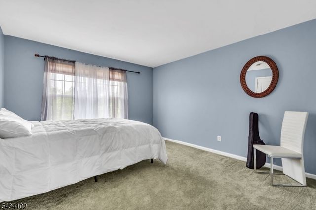 27 Music Mountain Blvd, West Amwell Twp., NJ 08530