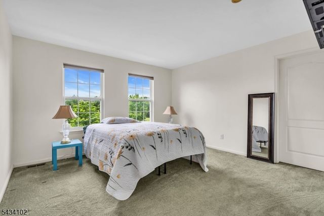27 Music Mountain Blvd, West Amwell Twp., NJ 08530