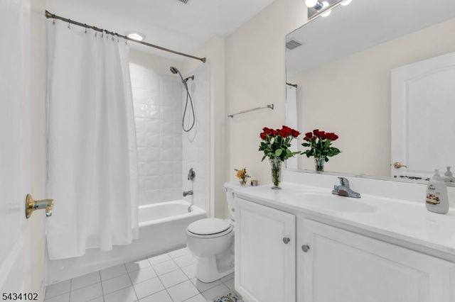 27 Music Mountain Blvd, West Amwell Twp., NJ 08530