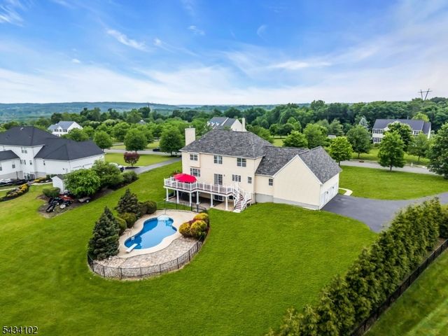 27 Music Mountain Blvd, West Amwell Twp., NJ 08530