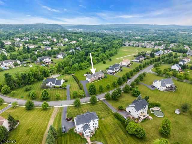 27 Music Mountain Blvd, West Amwell Twp., NJ 08530
