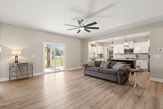 8701 Nc Highway 210, Four Oaks, NC 27524