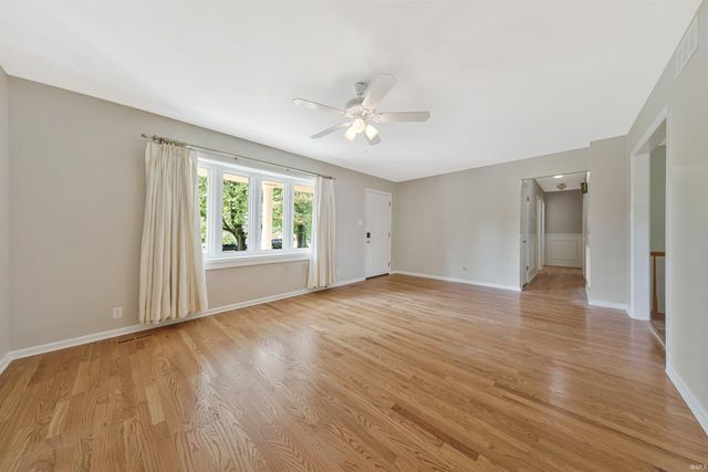 724 Agathon Drive, Evansville, IN 47712