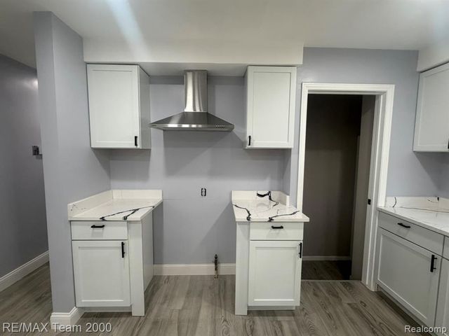 9023 Evergreen Avenue, Detroit, MI 48228