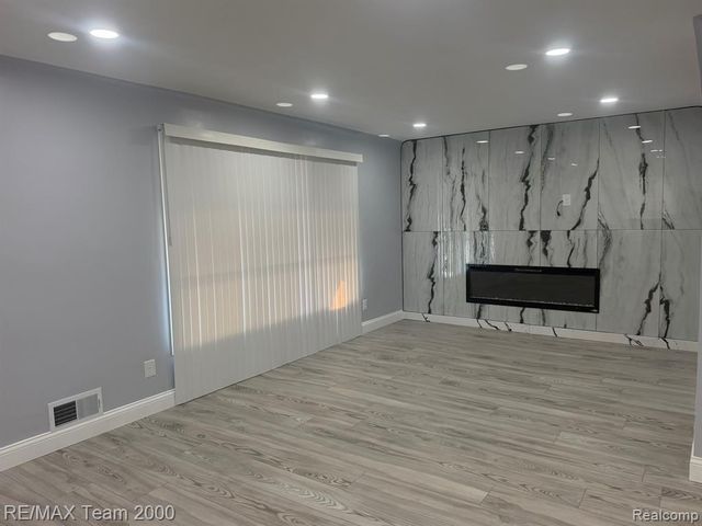 9023 Evergreen Avenue, Detroit, MI 48228