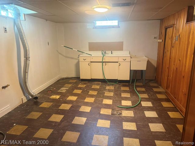 9023 Evergreen Avenue, Detroit, MI 48228
