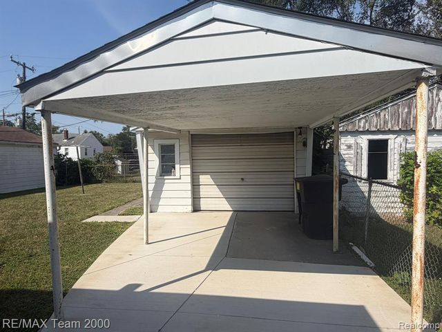 9023 Evergreen Avenue, Detroit, MI 48228