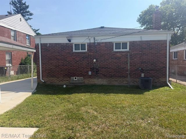 9023 Evergreen Avenue, Detroit, MI 48228