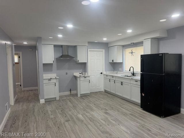 9023 Evergreen Avenue, Detroit, MI 48228