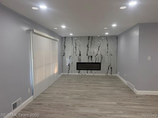 9023 Evergreen Avenue, Detroit, MI 48228