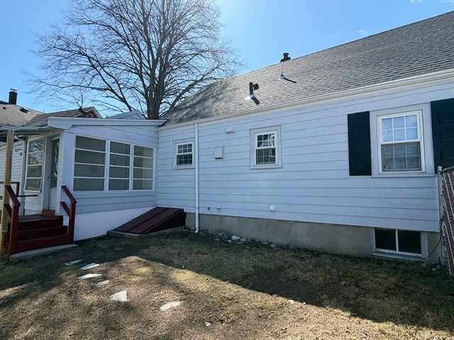 40 Beach St, Woburn, MA 01801