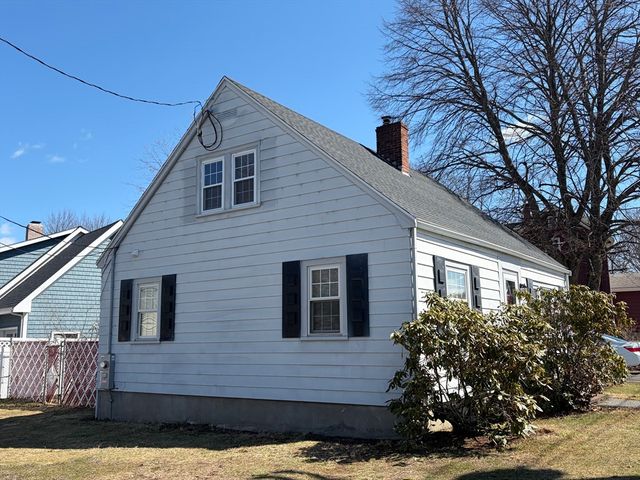 40 Beach St, Woburn, MA 01801