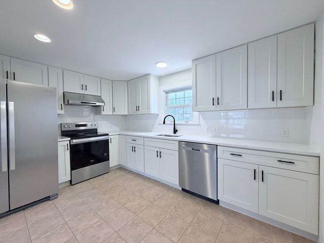 40 Beach St, Woburn, MA 01801
