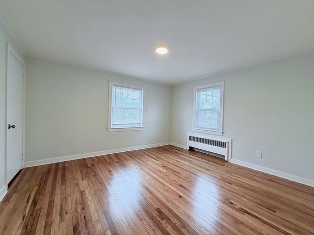 40 Beach St, Woburn, MA 01801