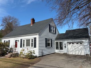 40 Beach St, Woburn, MA 01801