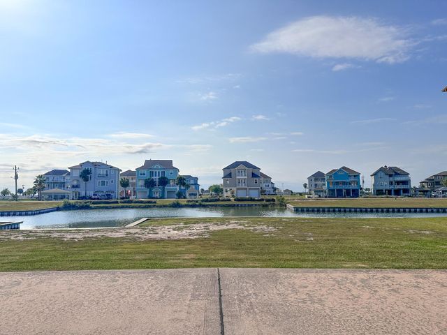 7 Big Torch, Hitchcock, TX 77563