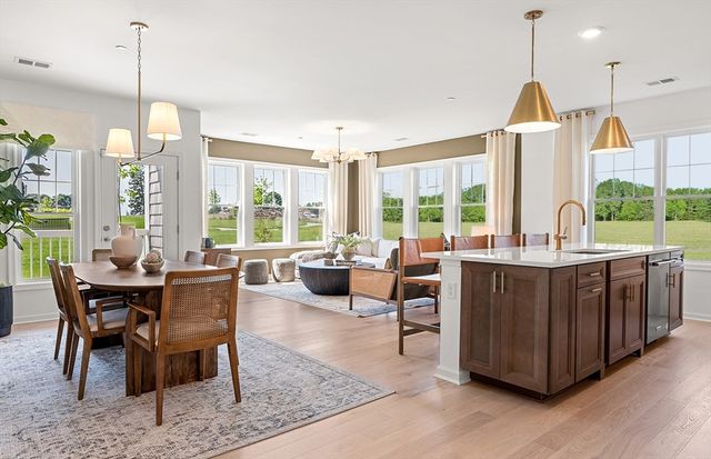 7 Green Street 206, Shrewsbury, MA 01545