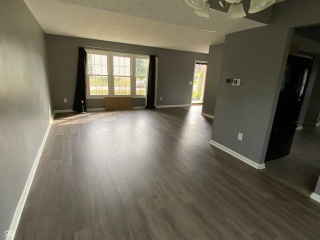 8520 Hoff Court, Indianapolis, IN 46256