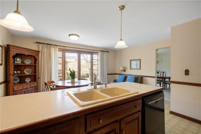 2611 Autumnwood Drive, Shaler, PA 15116