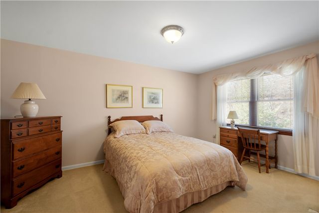 2611 Autumnwood Drive, Shaler, PA 15116