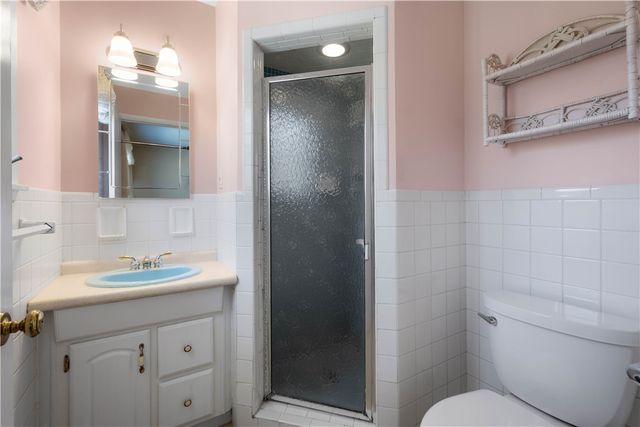 2611 Autumnwood Drive, Shaler, PA 15116