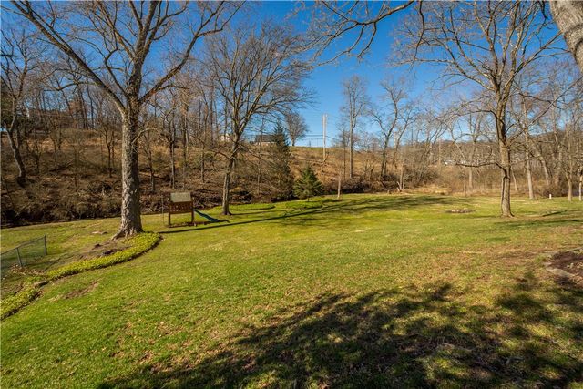 2611 Autumnwood Drive, Shaler, PA 15116