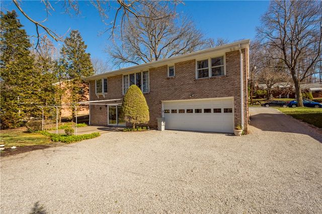 2611 Autumnwood Drive, Shaler, PA 15116