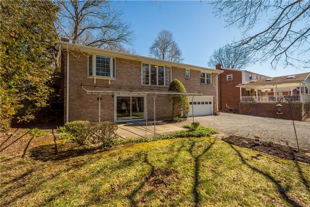2611 Autumnwood Drive, Shaler, PA 15116