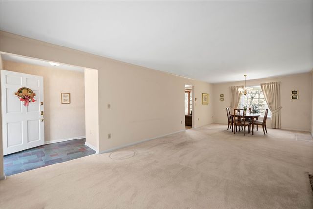 2611 Autumnwood Drive, Shaler, PA 15116