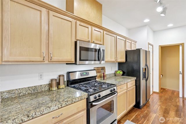 18870 108th Lane SE, Renton, WA 98055