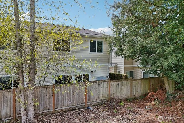 18870 108th Lane SE, Renton, WA 98055