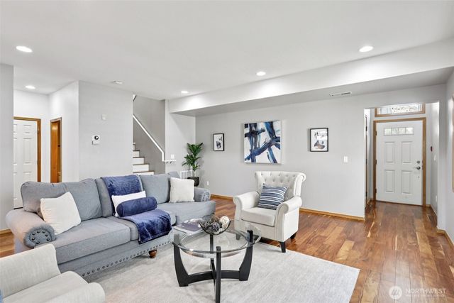 18870 108th Lane SE, Renton, WA 98055