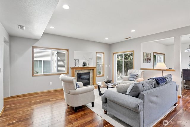 18870 108th Lane SE, Renton, WA 98055