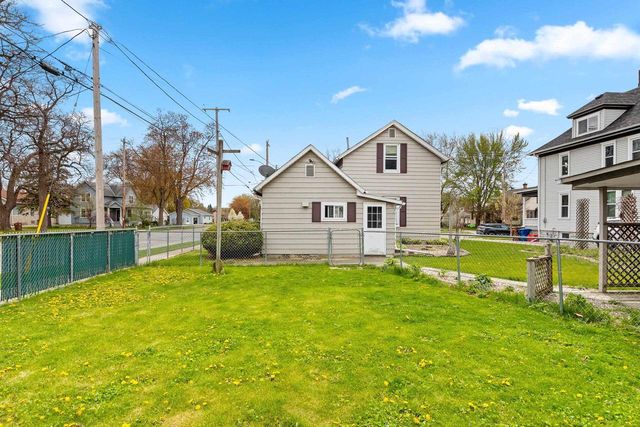 646 W 1ST STREET, Menasha, WI 54952