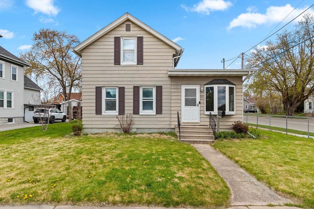 646 W 1ST STREET, Menasha, WI 54952