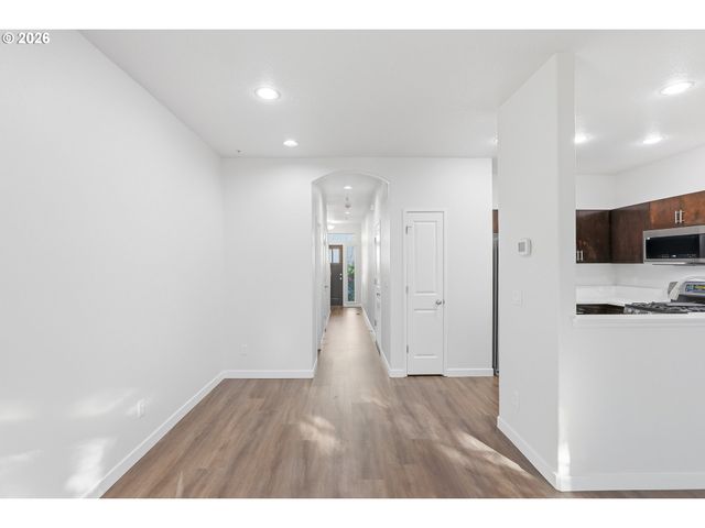 16012 Nw CENTINE Ln, Portland, OR 97229