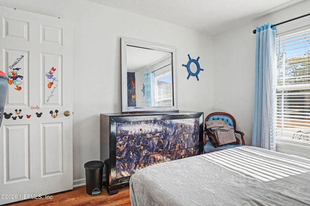 1502 POINTER Drive W, Jacksonville, FL 32221