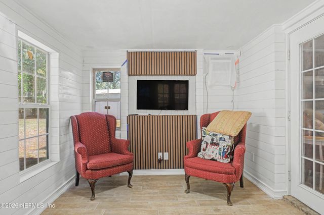 1502 POINTER Drive W, Jacksonville, FL 32221