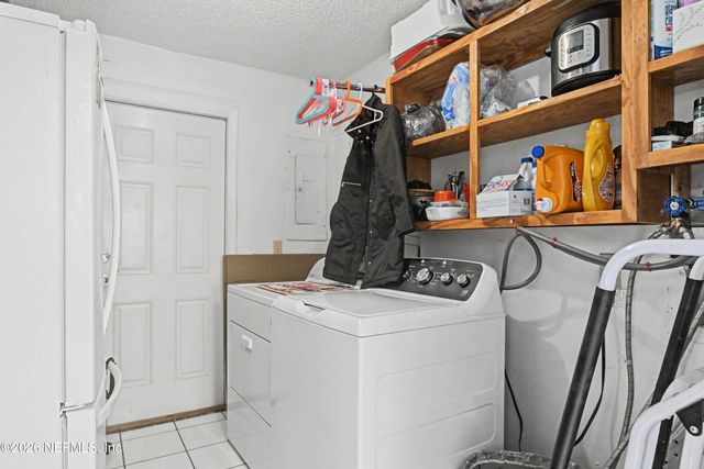 1502 POINTER Drive W, Jacksonville, FL 32221