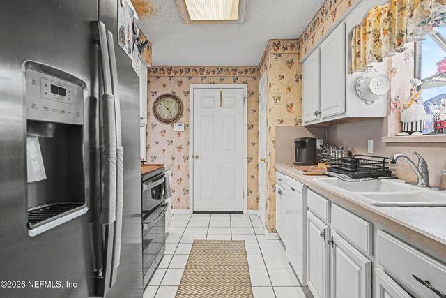 1502 POINTER Drive W, Jacksonville, FL 32221