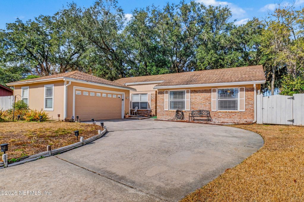 1502 POINTER Drive W, Jacksonville, FL 32221