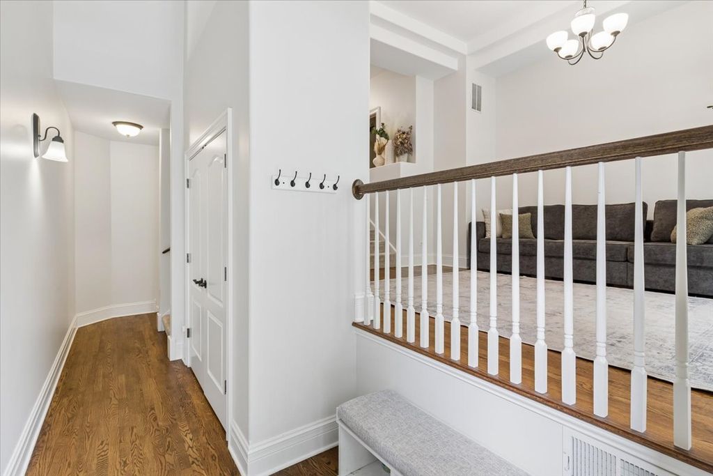 195 N Hickory Avenue, Arlington Heights, IL 60004 — photo 3