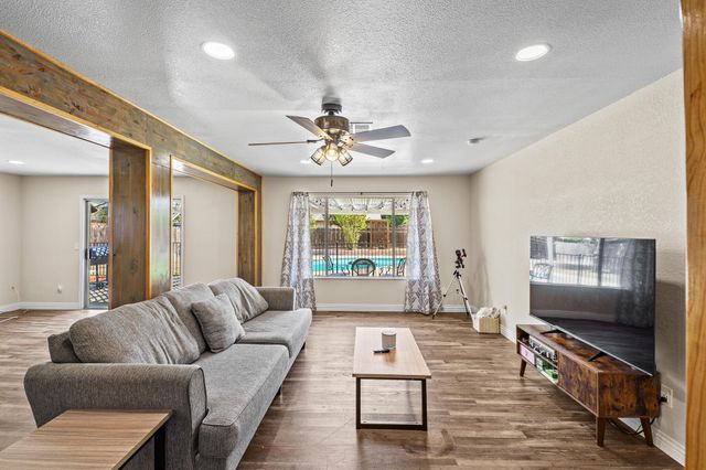 1076 N Beverly Street, Porterville, CA 93257