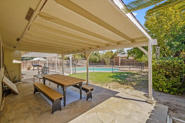 1076 N Beverly Street, Porterville, CA 93257