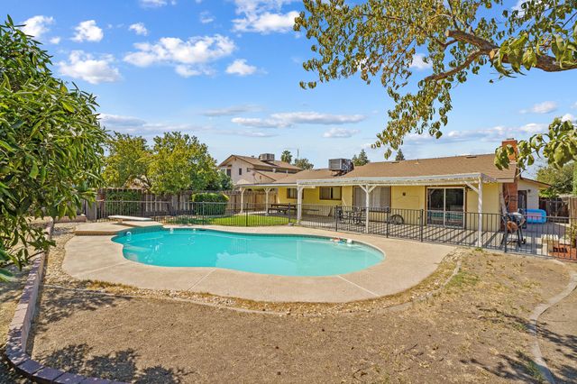 1076 N Beverly Street, Porterville, CA 93257