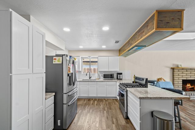 1076 N Beverly Street, Porterville, CA 93257