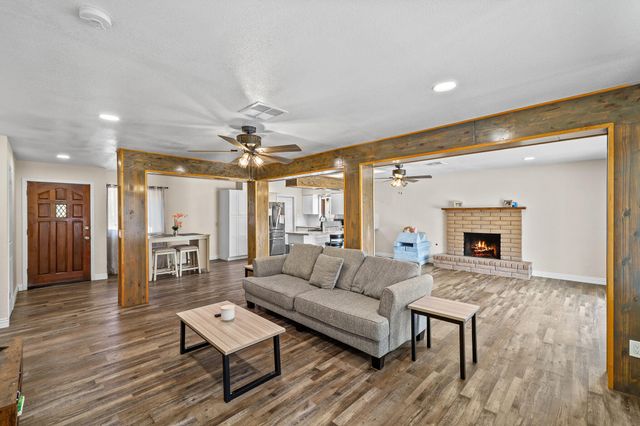 1076 N Beverly Street, Porterville, CA 93257