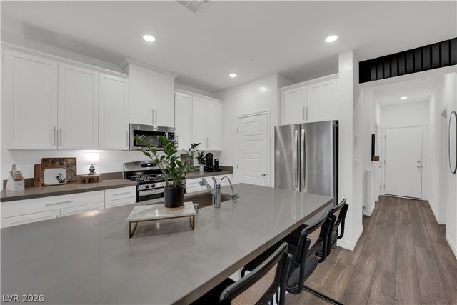 600 North Carriage Hill Drive 1069, Las Vegas, NV 89138